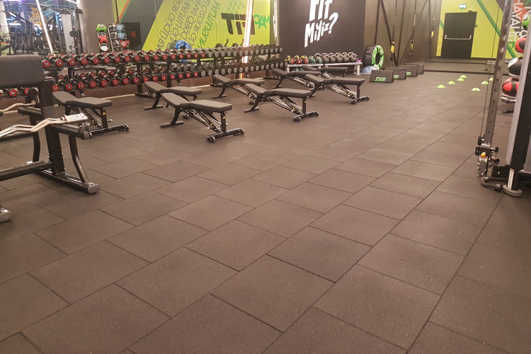 Kauçuk Zemin Kaplama — Güvenli ve Dayanıklı Alanlar