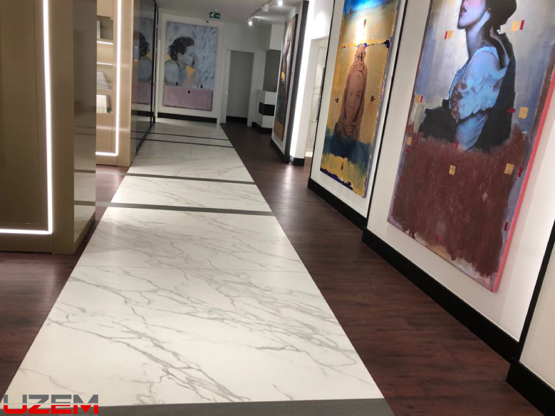 Agelles Institute Florya estetik merkezi koridor LVT zemin kaplama – mermer desenli vinil karo döşeme uygulaması