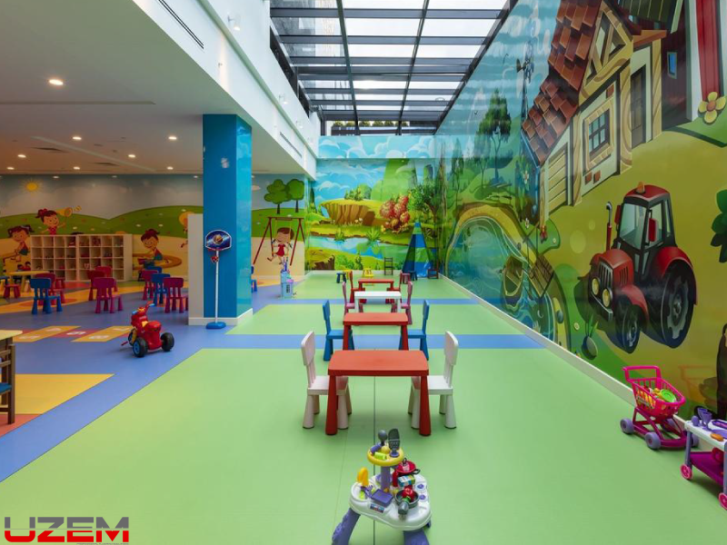 NG Enjoy Sapanca Otel kreş aktivite alanı PVC zemin kaplama – hijyenik çocuk oyun odası zemin uygulaması