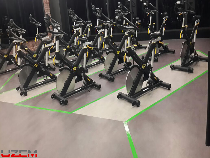 Carousel AVM Gymotion Fitness bisiklet alanı PVC zemin kaplama – kaymaz ve dayanıklı spor zemini uygulaması