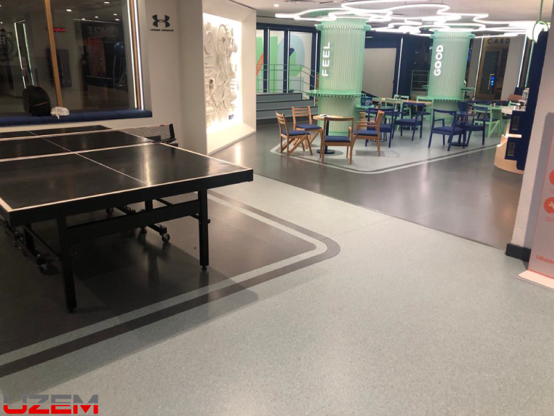 Etiler Hillside Club spor alanı PVC zemin kaplama – self leveling şap uygulamalı vinil spor zemini