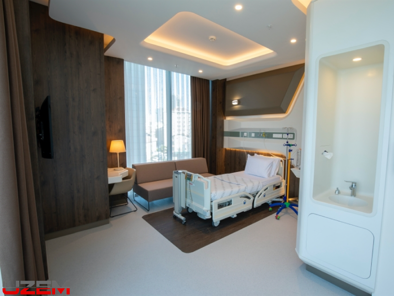 Medicana Ataşehir Hastanesi PVC ve LVT zemin kaplama – hasta odası vinil döşeme uygulaması